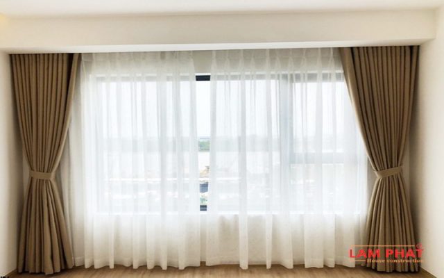 dùng rèm chống nóng nhà hướng tây