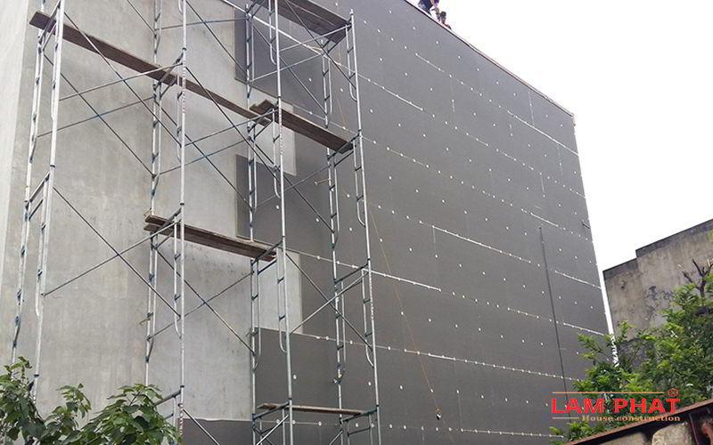 thi công tấm chống nóng tường nhà
